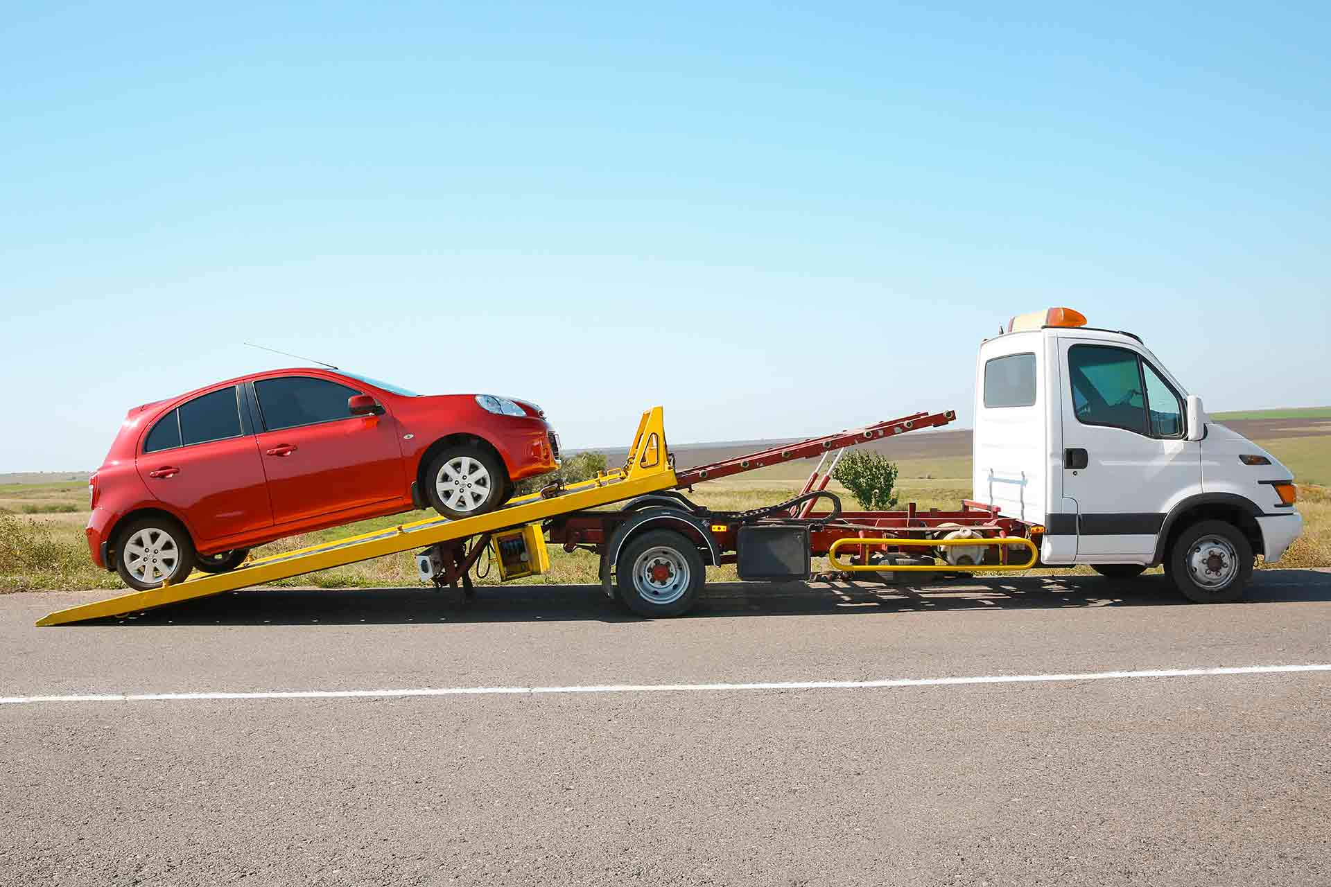 Long-Distance Towing Solutions: How Professionals Ensure Safe Transport